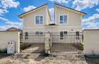 Duplex despartit 4 camere + 2 bai 92 utili / 273 teren - 1