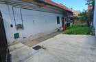 Vanzare locatie cu potential, casa si curte, zona Onix. - 2