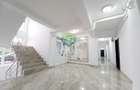 Apartament cu 2  camere// loc de parcare gratuit - 1