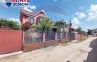 Casă / Vilă cu 4 camere de vânzare în zona Brestei - 1