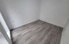 Nou. La Asfalt. Langa Penny. Pret excelent - 5