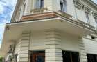 Clădire Istorică de 2400 mp la Kilometrul 0 - 2