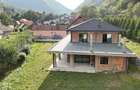 Casa de lux, cu vedere panoramica asupra muntilor, 2600mp teren Gura Raului - 2