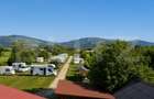 Proprietate cu camping autorizat, piscină și casă