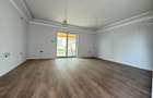 Duplex despartit prin camera tehnica - 4 camere Toate Utilitatile - 5