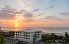 Penthouse langa plaja cu vedere la mare si terasa imensa - 13