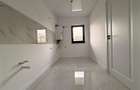 Apartament cu 3 camere, 2 bai Bloc nou Nicolina, et. intermediar - 10