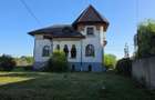 Judetul Prahova, in Poienarii Burchii, conac neoromanesc si teren 2.800 mp - 1