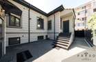 Casă contemporană, complet renovată, cu două corpuri și curte - Centru - 1