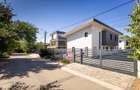 Tunari – ultima casă modernă într-o zonă liniștită și matură, gata de mutare - 1