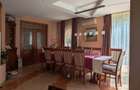 10 camere, teren generos, cu garaj pentru 2 mașini