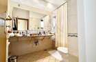 REA0123759 Capitale de vanzare 2 Apartamente plus Pod - 27