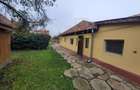 Casa in Ronat compartimentata in 2 apartamente cu intrari separate - 2