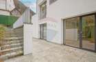 La poalele Tâmpei — vilă contemporană în Schei - 25
