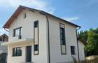 Casa cu 4 camere 5 ari teren - 2