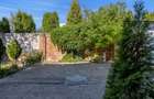 Apartament 2 camere, loc de parcare, teren propriu,strada Constituției - 16