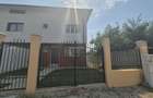 Vila cu 4 camere+pod locuibil neamenajat,curte 240 mp - 2