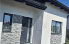 Duplex pe parter - 2 dormitoare - 3 bai ( o baie pe terasa ) - zona in plina dez - 5