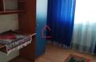 De vanzare  Apartament cu 3 camere - 6