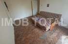 Apartament 3 camere Craiovei etaj 3/4 - 1