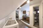 Apartament  la casa, centrul istoric - format din 2 garsoniere - 9