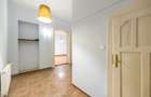 Apartament nemobilat, 3 camere, etaj 1, Bld.Revoluției - 10