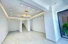 Proprietar–spațiu comercial premium 250 mp-210 mp utili int + 40mp teren privat - 2