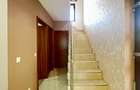 Vila Superba pentru 2 familii /9 Camere /Curte 721 - 17
