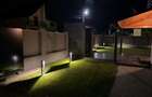 Casă modernă complet renovată, cu curte amenajată și sisteme inteligente