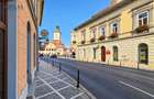 Piata Sfatului, 41 mp., ideal regim hotelier, de renovat la interior, acces usor