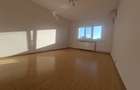 Navodari (Sud)- 2 camere decomandate, centrala gaze, liber -65.000euro - 1
