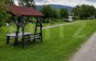 Proprietate cu camping autorizat, piscină și casă