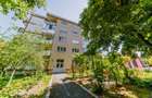 Apartament 2 camere, zona 300, decomandat, etaj 1 - 1