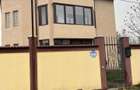 Ofer spre vanzare / inchiriere o vila spatioasa cu curte generoasa . - 3