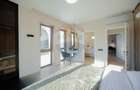 De vânzare Vilă cu 8 camere în Sânmartin, 290 mp util, teren 1100 mp - 40