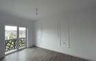 Duplex despartit prin camera tehnica | 5 camere 3 bai | Ghiroda | Asfalt