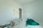 Decomandat. Compartimentat excelent. Etaj 1. Balcon 10 mp. - 8