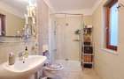 Casa de vanzare American Village, 5 camere, renovata, parcari, statie EV - 7