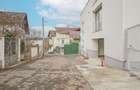 La poalele Tâmpei — vilă contemporană în Schei - 31