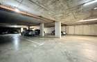 Inchiriere Apartament 3 camere si garaj, strada Rodnei, imobil nou - 8