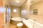 Apartament 3 camere -Camera de comert
