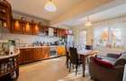 Casa de Lux in Livada cu Ciresi Eleganta, Confort si Panorama de Vis - 5