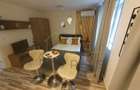 Casa + 5 apartamente + spatiu de inchiriat + parcari. Pretabil locuit + afacere - 5