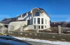 Casă modernă și spațioasă, 364mp, construită în 2020