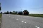 Teren 9969 mp, situat la E85, între două intrări pe autostrada A7 - 4