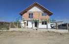 Casă de vânzare în Tălmaciu, spațiu generos, exterior la cheie, interior la alb - 13