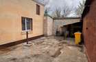 Casa de vanzare, 3 camere,  situata in zona CET - 11