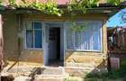 Teren intravilan cu casă bătrânească - 4