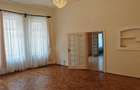 Apartament 3 camere liber la vanzare zona Piata Sfatului - 1