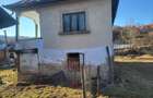 De vanzare casa taranesca cu 3 camere si teren - 2